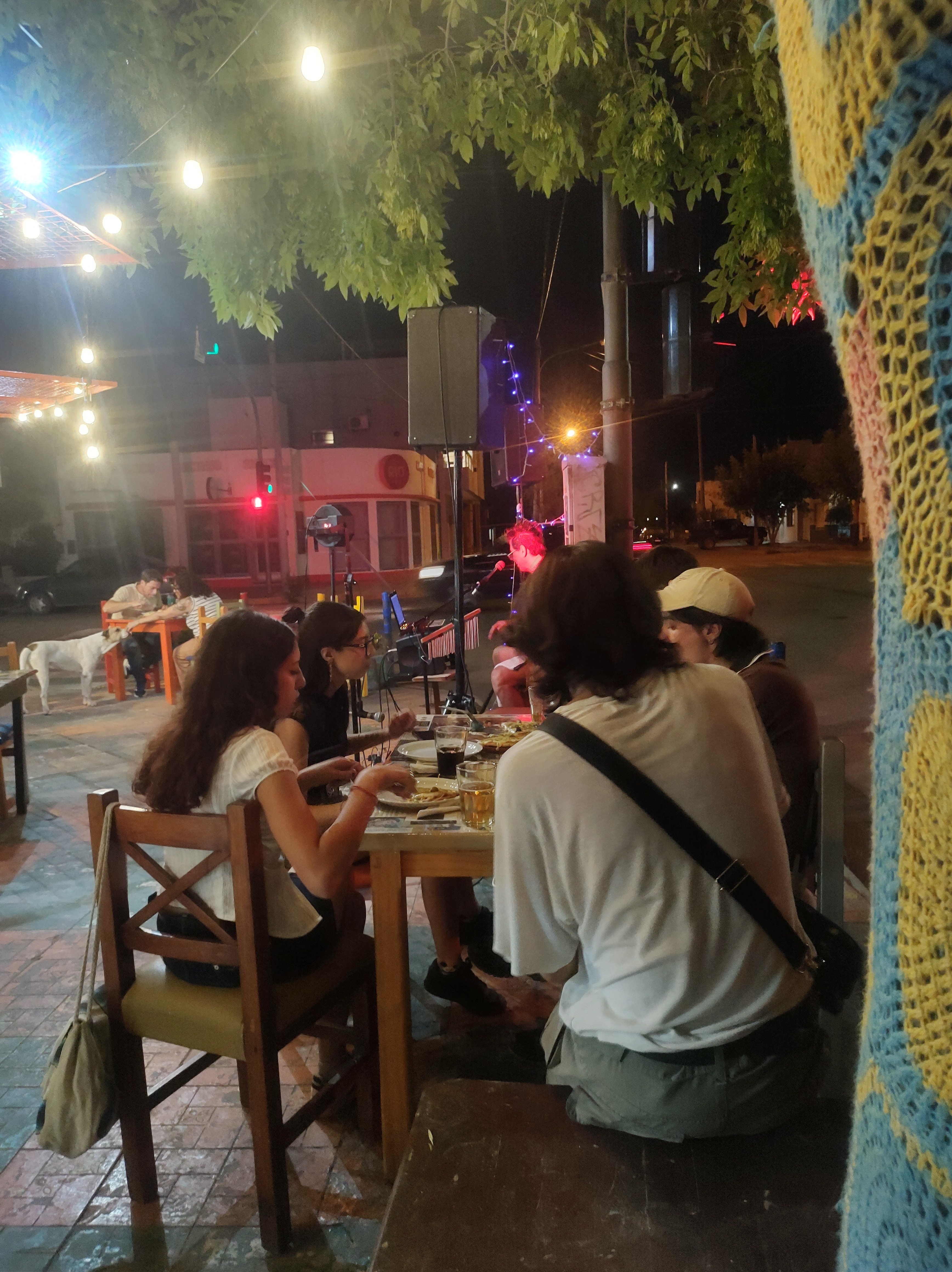Shared table on the sidewalk
